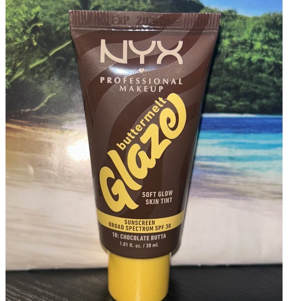 NYX Buttermelt Glaze Soft Glow Skin Tint SPF 30 Chocolate Butta 10 1.01oz NEW